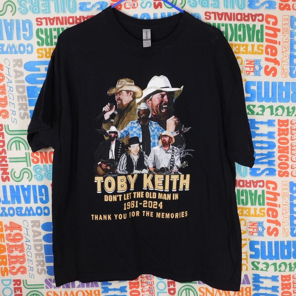 Toby Keith Memorial T Shirt Size XL Don't Let The Old Man In Memories Graphic